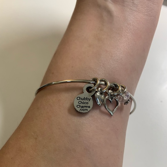 Pretty adjustable bracelet w/ heart & bead charms - Picture 3 of 3